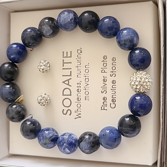 SODALITE WOMENS BEAUTIFUL BLUE STONE BRACELET AND EARRINGS SET - Picture 2 of 5
